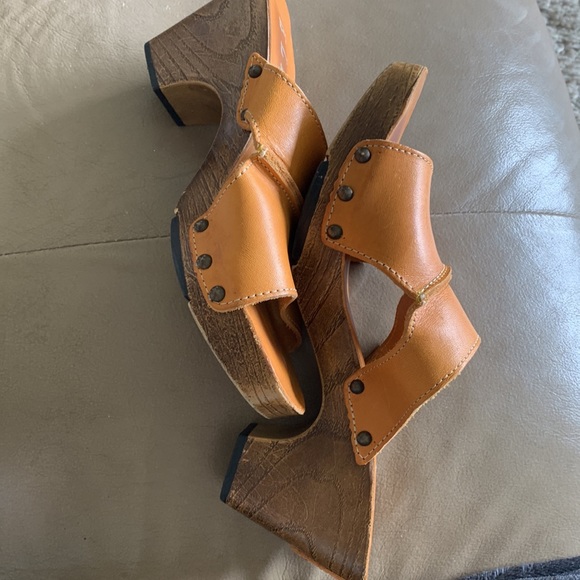 Gorgeous Elle Clog. - Picture 4 of 4